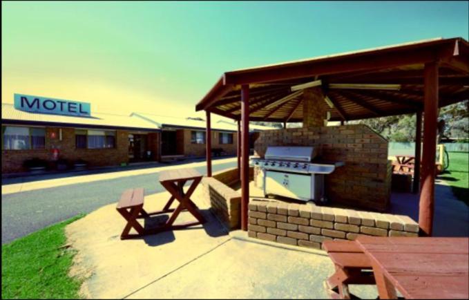 Marlo Caravan Park & Motel 外观 照片